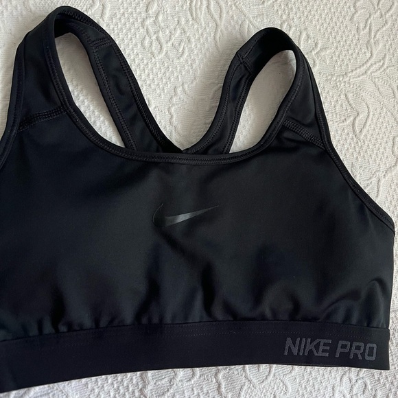 Nike Women's Black Sports Bra - Picture 3 of 6